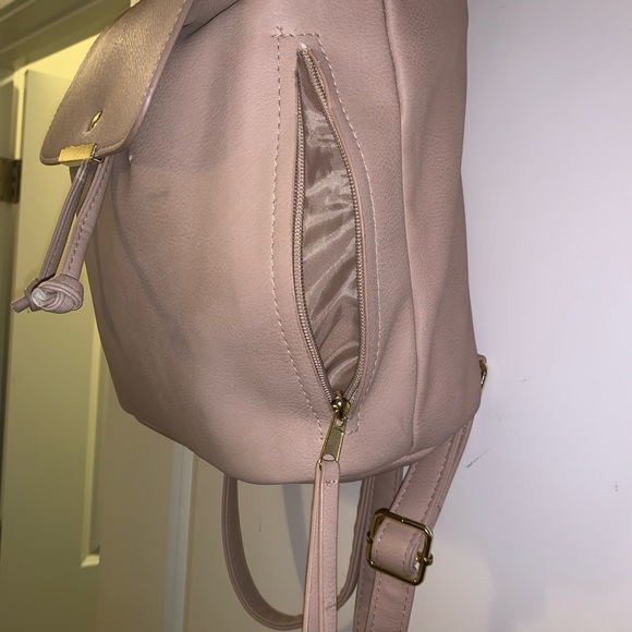 Drawstring pink backpack - Picture 3 of 7